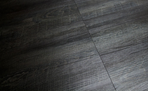 RaceDeck Charred Oak XL 18" x 18"